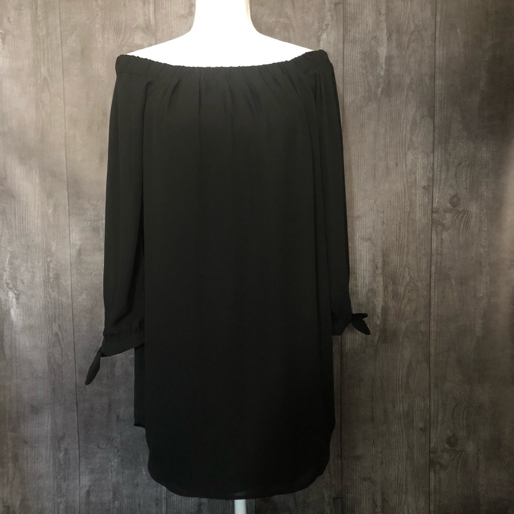 Express Off The Shoulder 3/4 Sleeve Black poplin Tunic